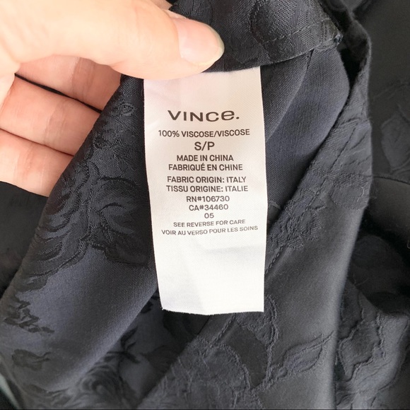 VINCE Pajama style jacquard satin floral blouse - Picture 10 of 12